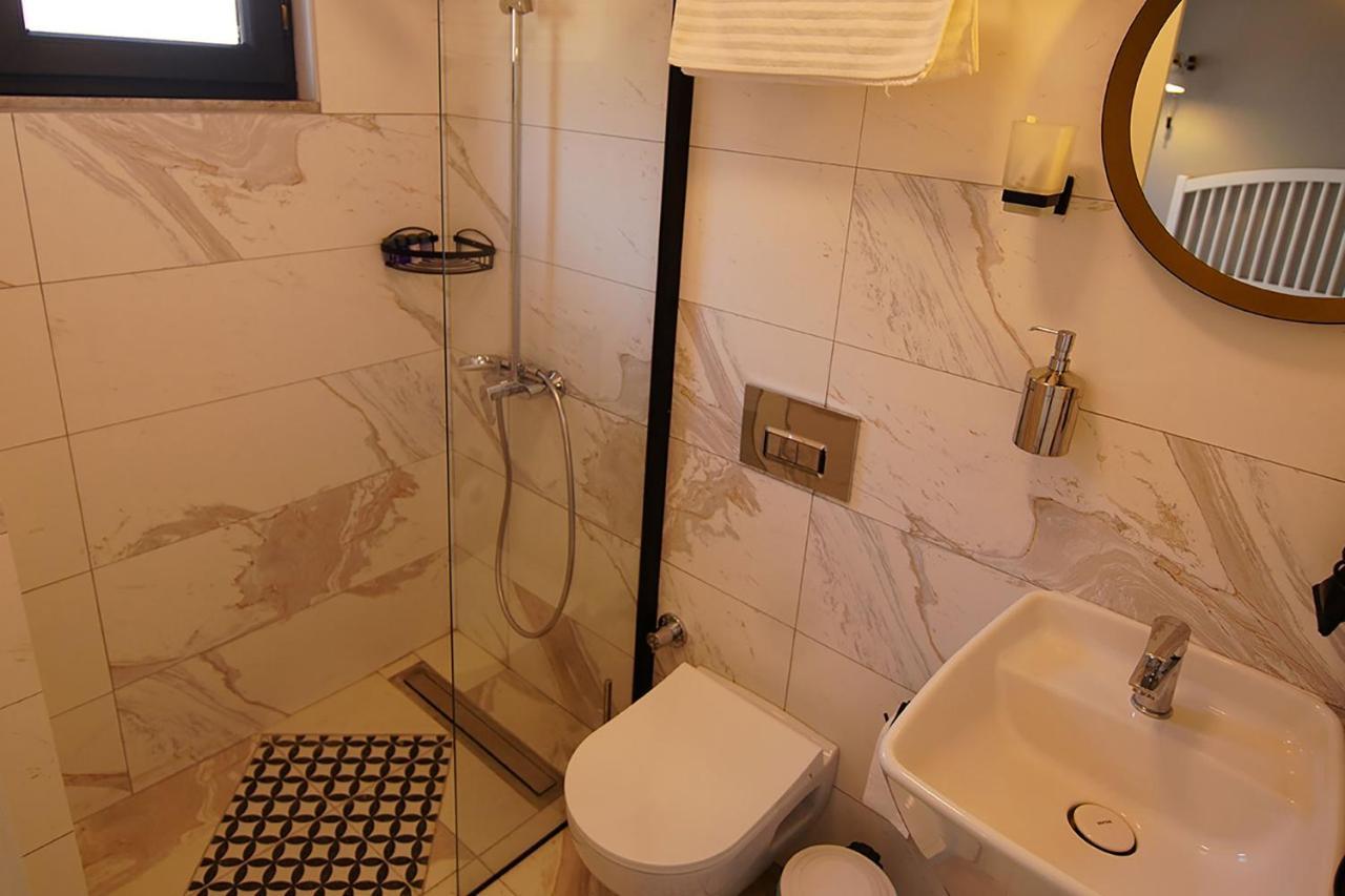 בוזקאדה Achilles Otel מראה חיצוני תמונה